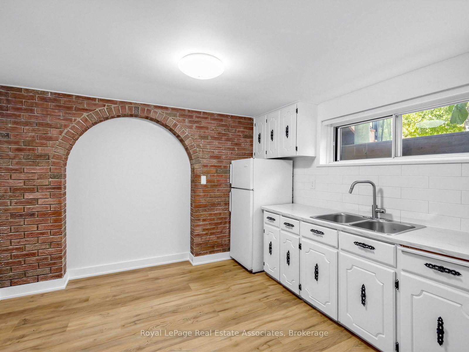Photo 22 of 25 Treeview Drive, Etobicoke, Alderwood — HOMEH
