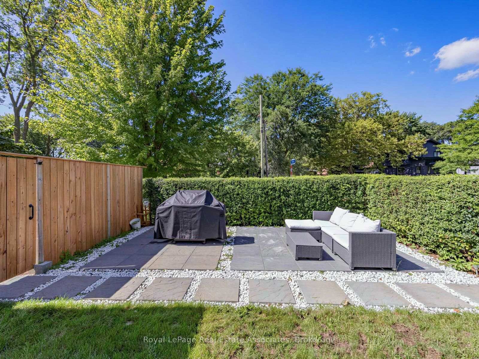 Photo 29 of 25 Treeview Drive, Etobicoke, Alderwood — HOMEH