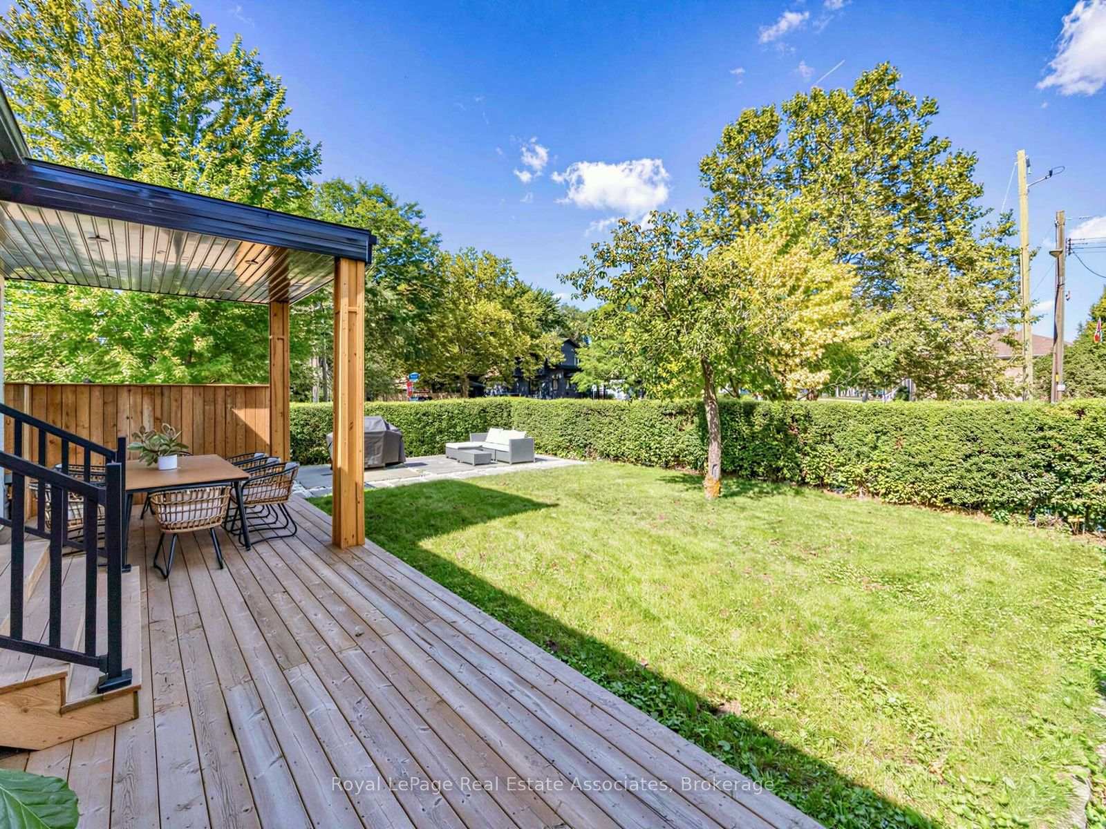 Photo 31 of 25 Treeview Drive, Etobicoke, Alderwood — HOMEH