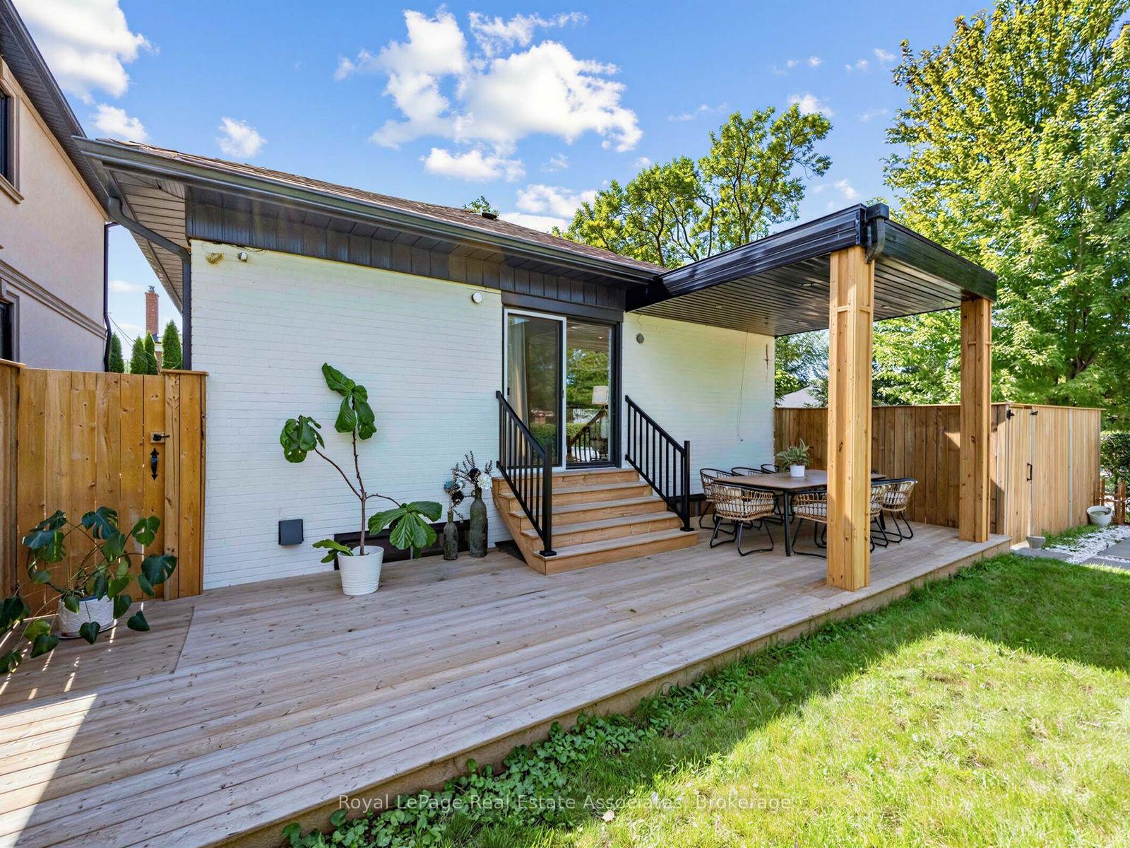 Photo 33 of 25 Treeview Drive, Etobicoke, Alderwood — HOMEH