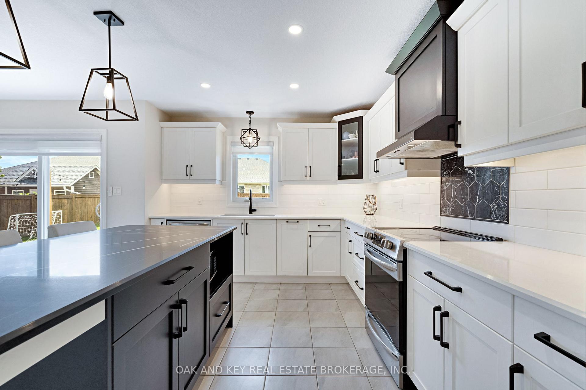 Photo 14 of 48 Ambrosia Path, St. Thomas — HOMEH