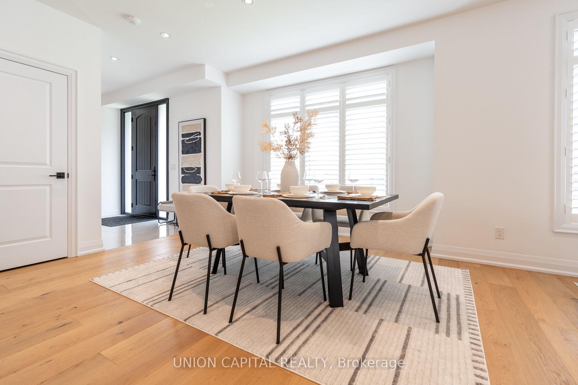 Photo 10 of 9 Seedling Crescent, Whitchurch-Stouffville, Stouffville — HOMEH