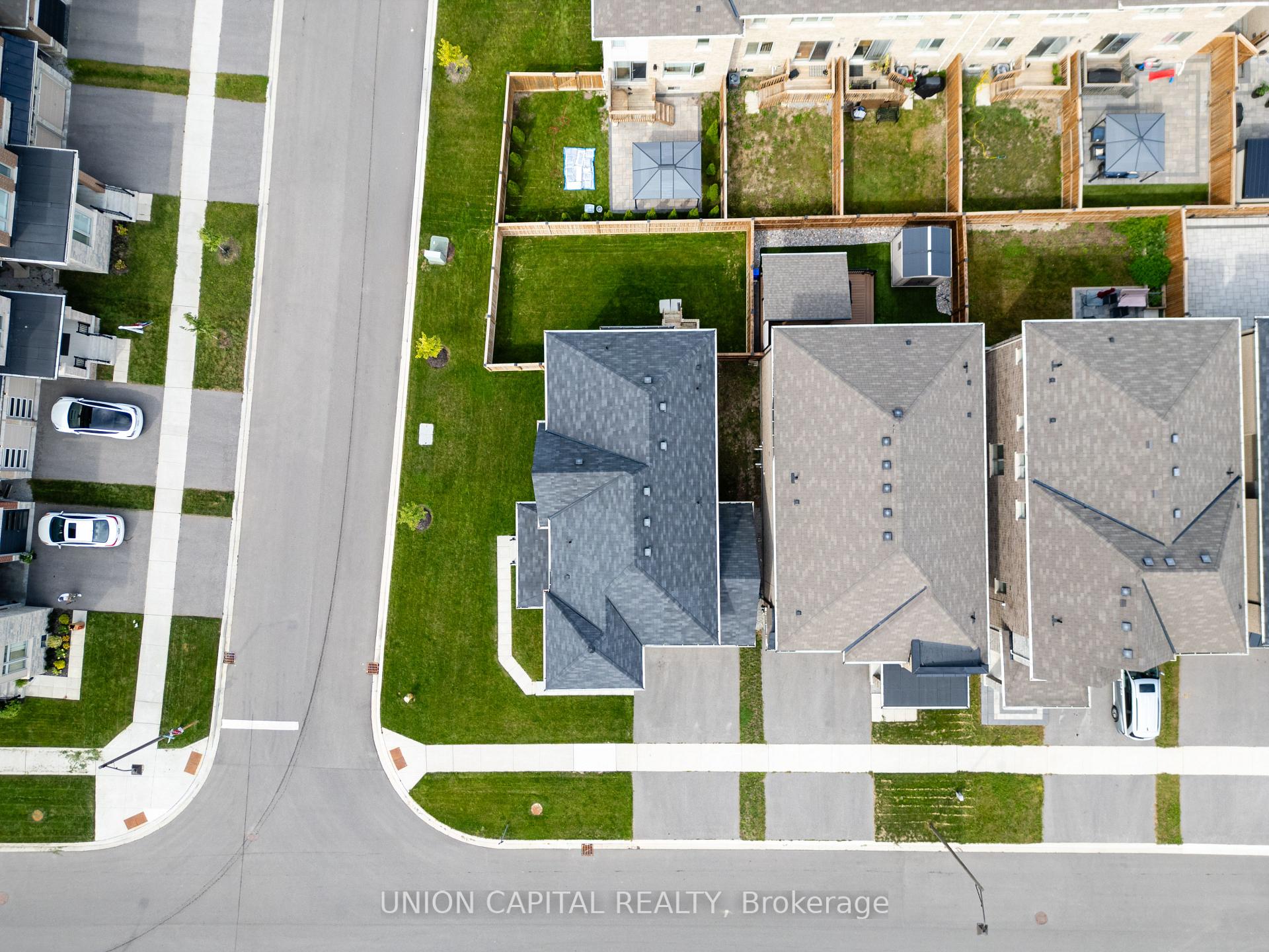 Photo 32 of 9 Seedling Crescent, Whitchurch-Stouffville, Stouffville — HOMEH