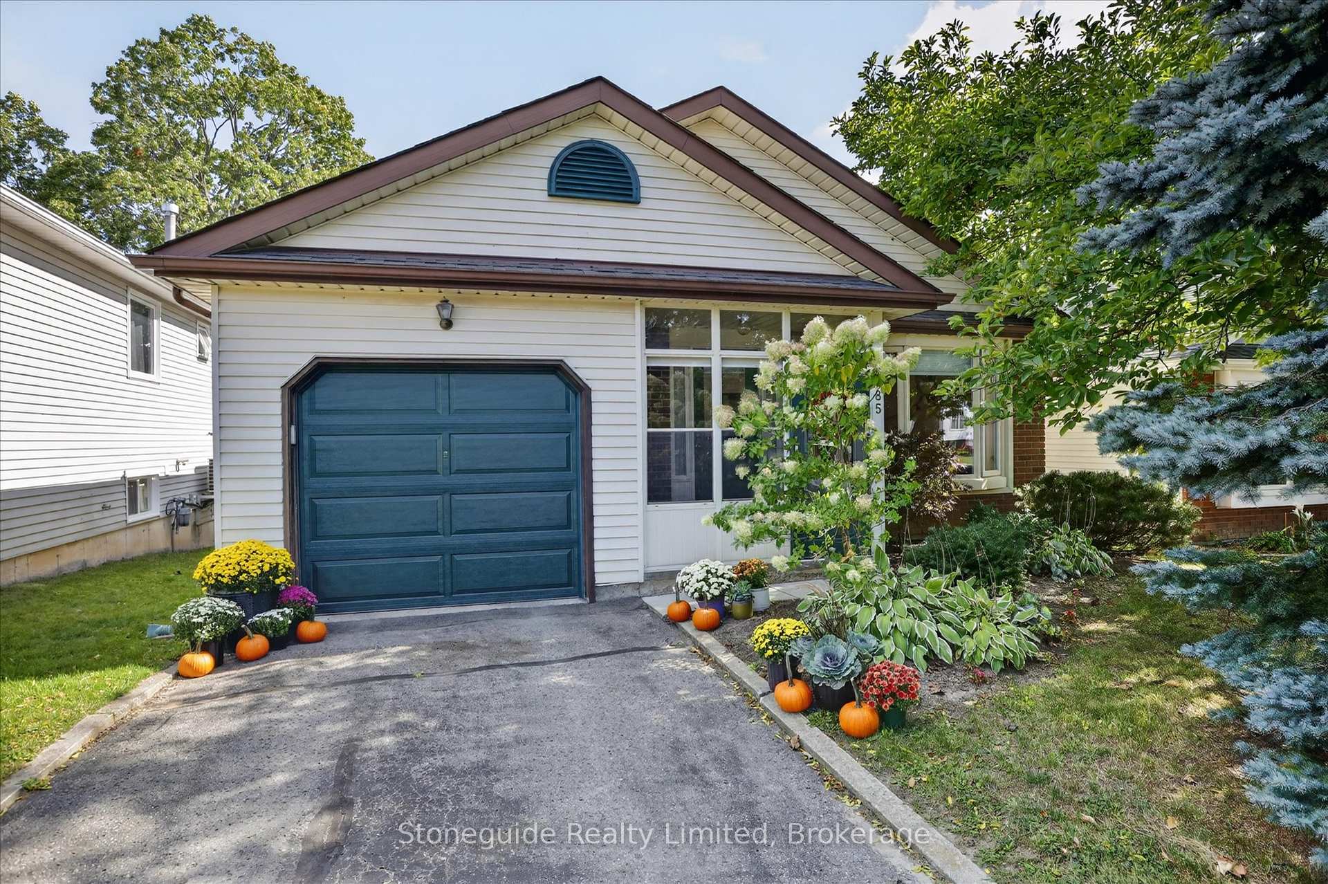 Photo 1 of 1185 Huntington Circle, Peterborough, Otonabee Ward 1 — HOMEH