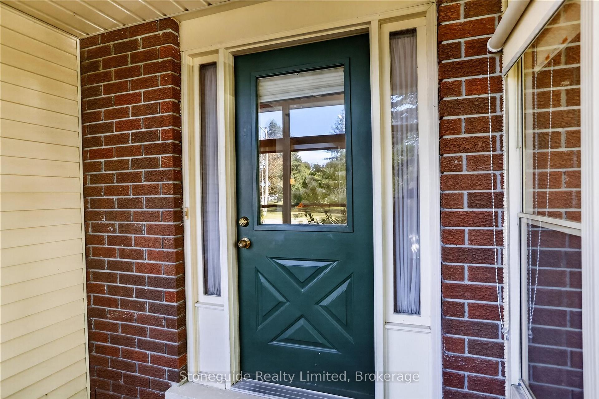 Photo 4 of 1185 Huntington Circle, Peterborough, Otonabee Ward 1 — HOMEH