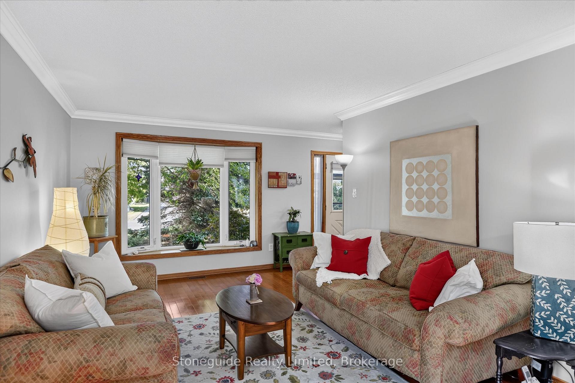 Photo 6 of 1185 Huntington Circle, Peterborough, Otonabee Ward 1 — HOMEH