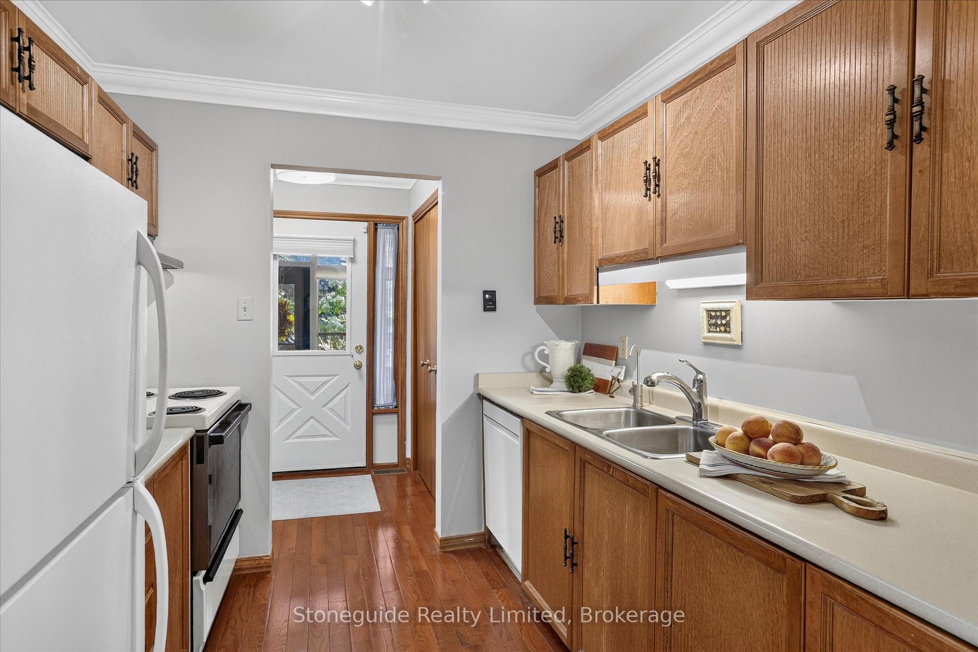 Photo 13 of 1185 Huntington Circle, Peterborough, Otonabee Ward 1 — HOMEH