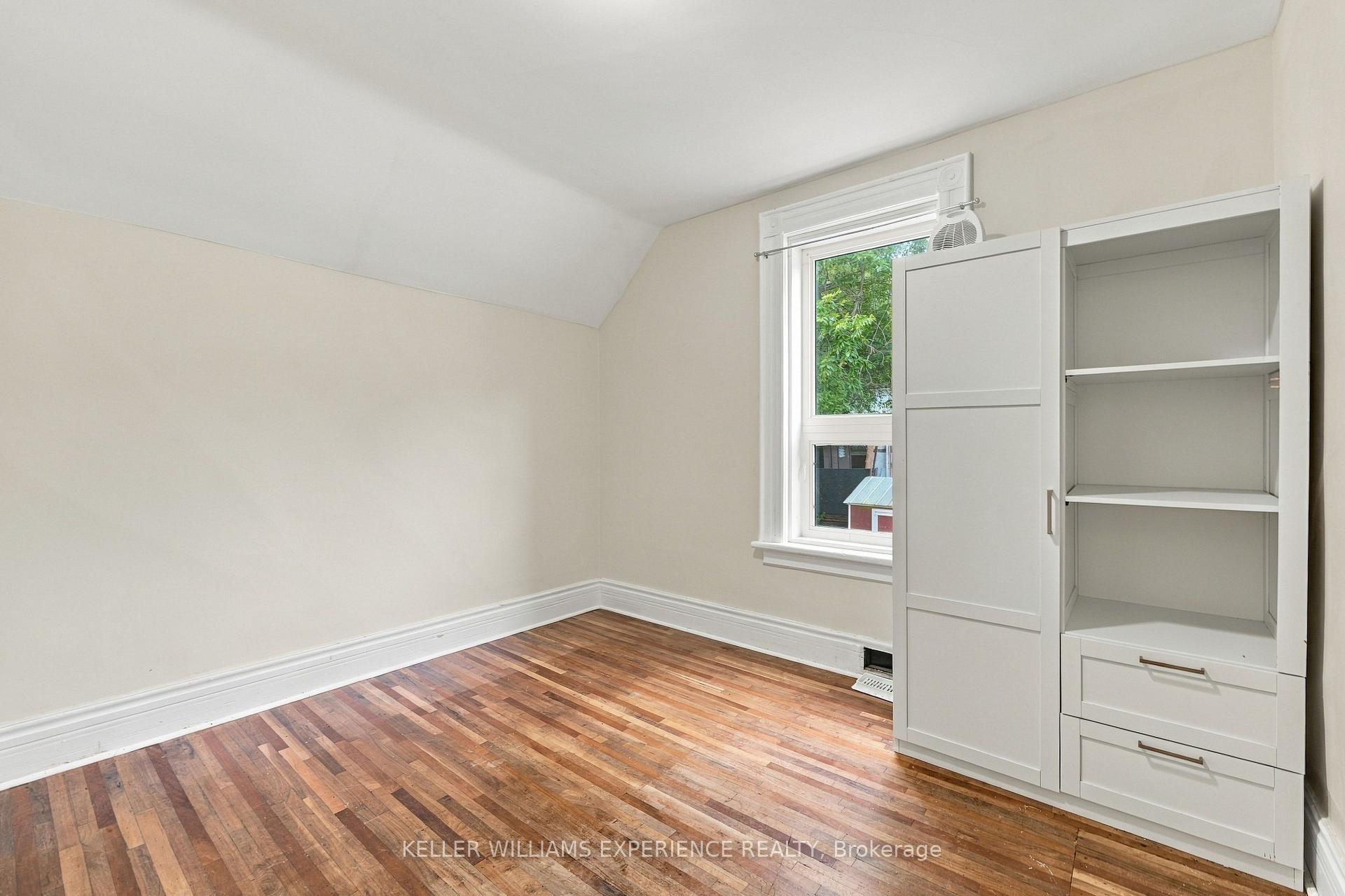 Photo 7 of 154 Fifth Street, Midland — HOMEH