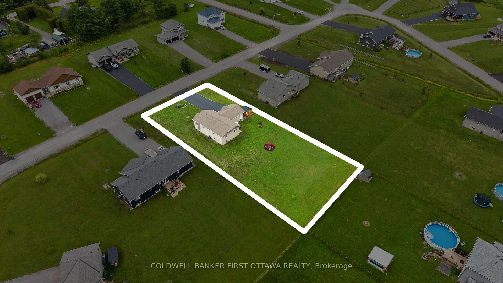 Photo 4 of 216 Owen Lucas Street, McNab/Braeside, Mcnab/Braeside Twps — HOMEH