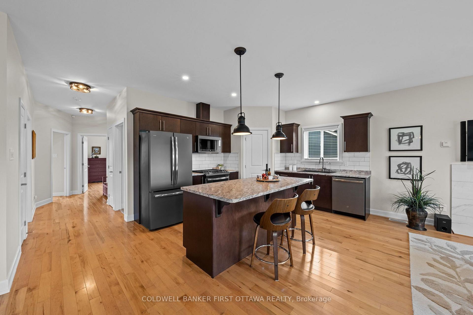 Photo 9 of 216 Owen Lucas Street, McNab/Braeside, Mcnab/Braeside Twps — HOMEH