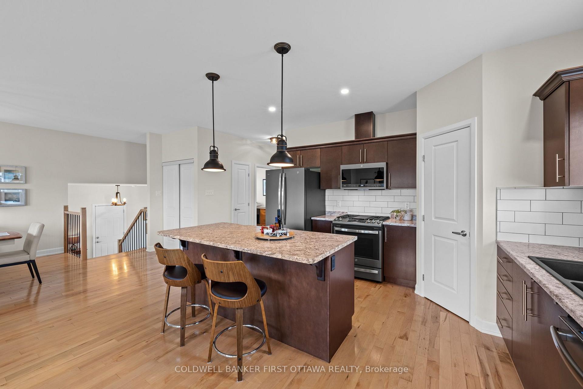 Photo 10 of 216 Owen Lucas Street, McNab/Braeside, Mcnab/Braeside Twps — HOMEH