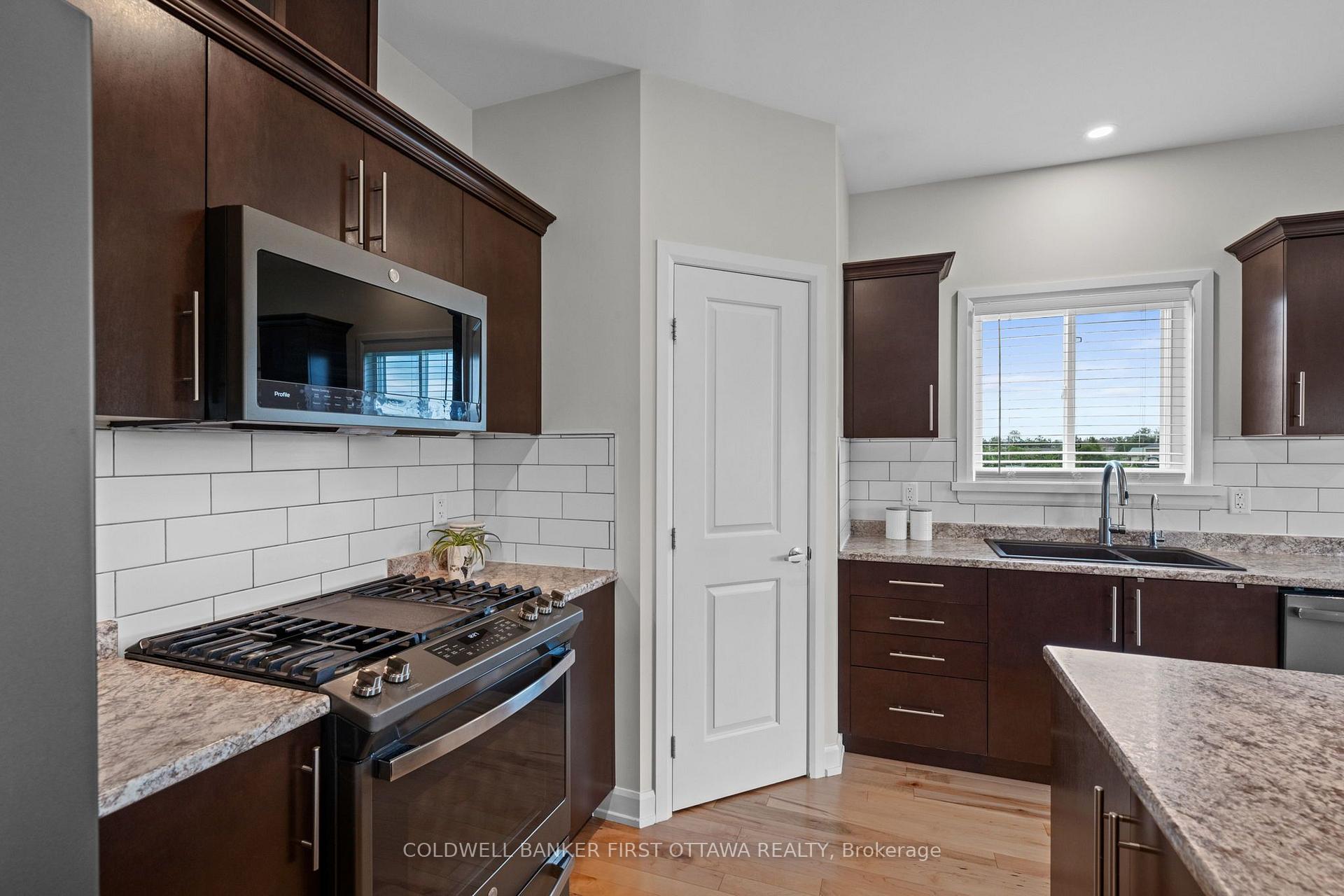Photo 11 of 216 Owen Lucas Street, McNab/Braeside, Mcnab/Braeside Twps — HOMEH