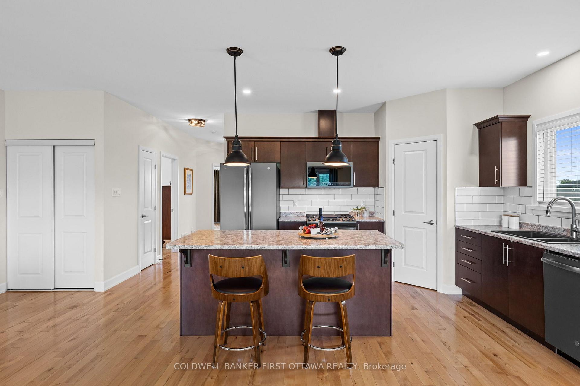 Photo 12 of 216 Owen Lucas Street, McNab/Braeside, Mcnab/Braeside Twps — HOMEH