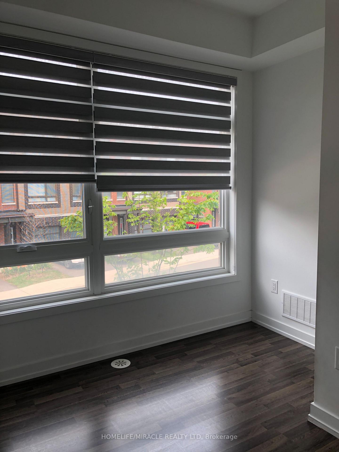 Photo 5 of 22 Bluenose Street, Vaughan, Vaughan Grove — HOMEH