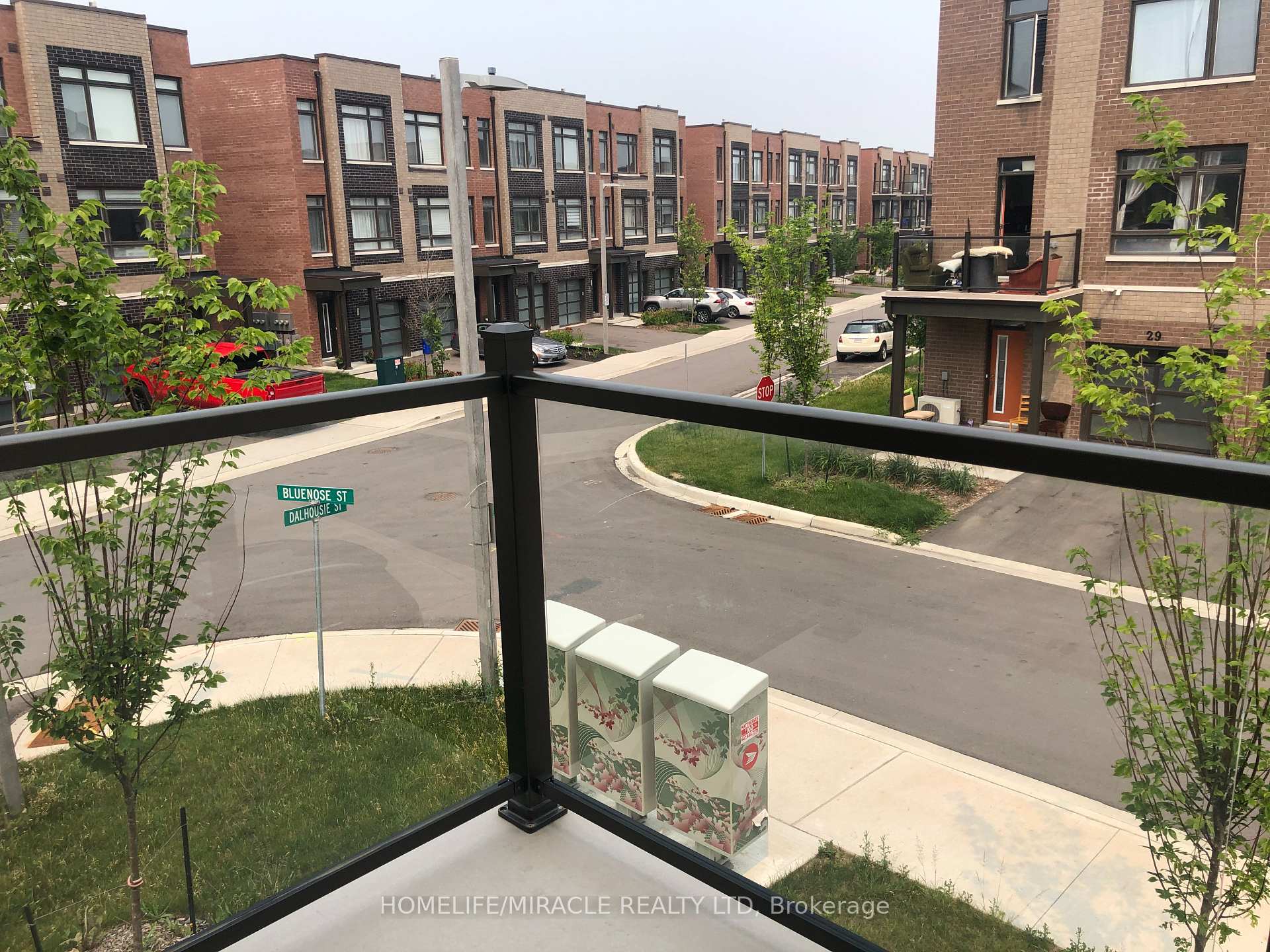 Photo 6 of 22 Bluenose Street, Vaughan, Vaughan Grove — HOMEH