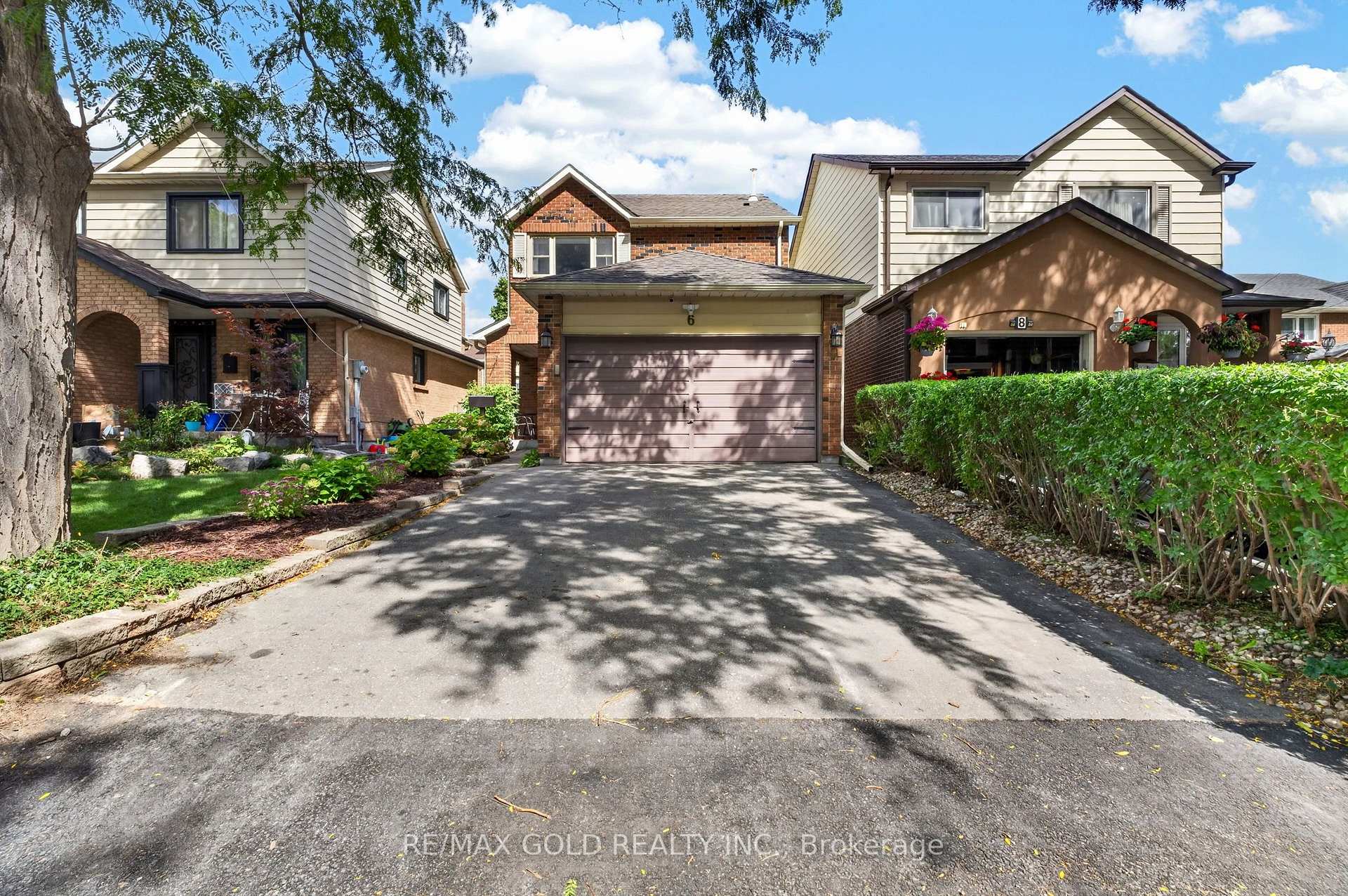 Photo 4 of 6 Rowe Court, Brampton, Brampton West — HOMEH