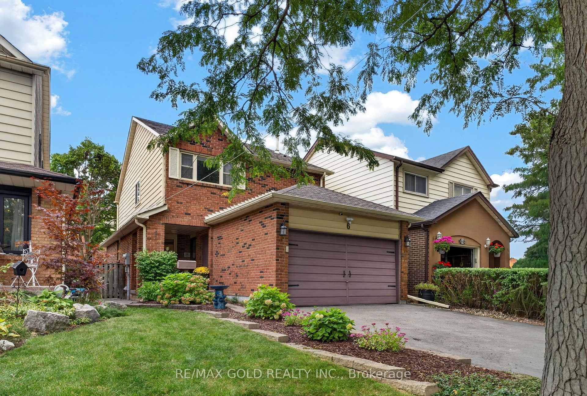 Photo 5 of 6 Rowe Court, Brampton, Brampton West — HOMEH