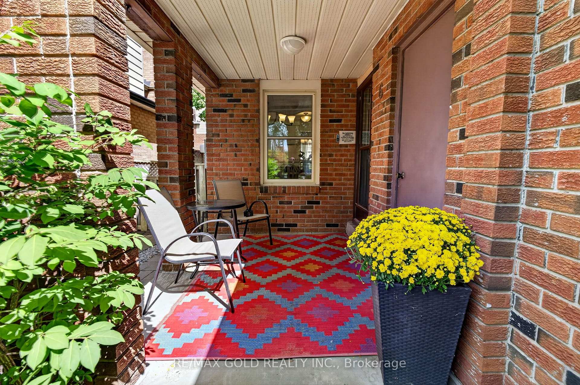 Photo 7 of 6 Rowe Court, Brampton, Brampton West — HOMEH