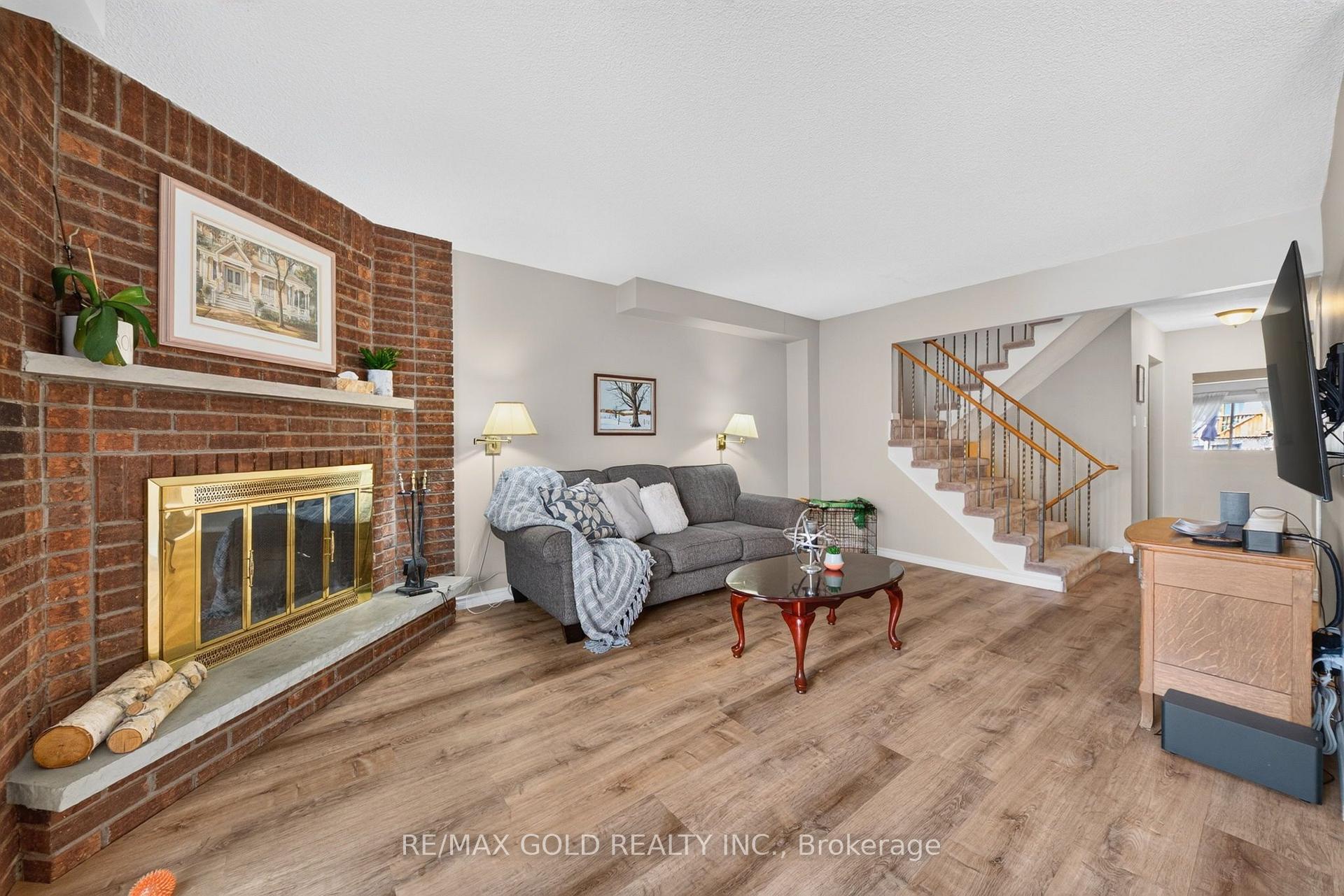 Photo 14 of 6 Rowe Court, Brampton, Brampton West — HOMEH