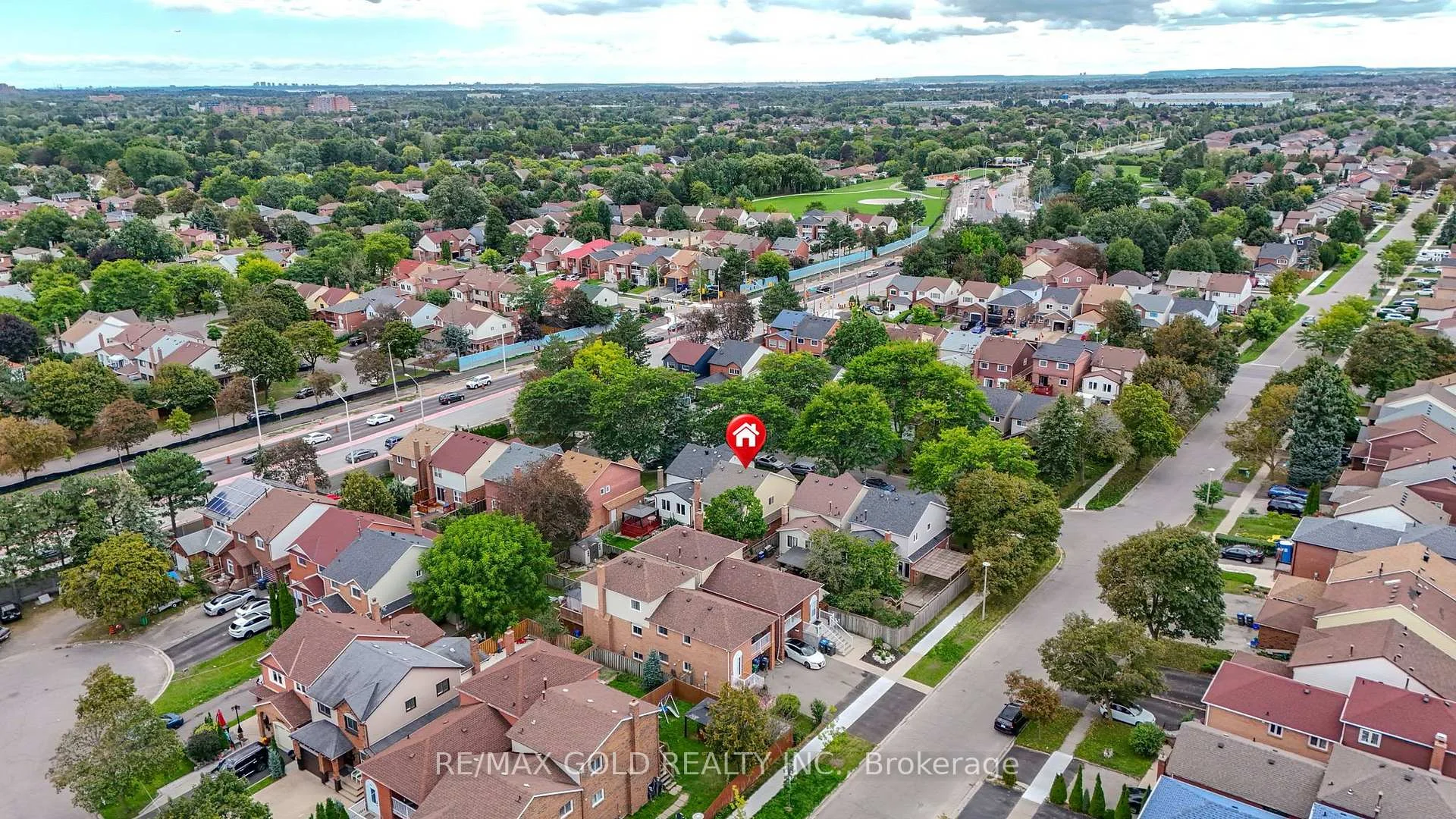 Photo 1 of 6 Rowe Court, Brampton, Brampton West — HOMEH