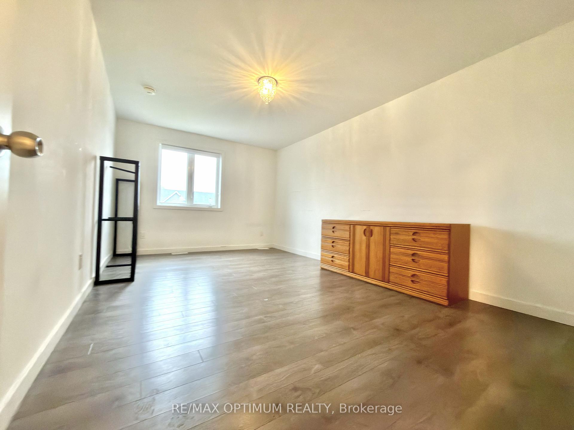 Photo 24 of 406 Chaffey Street, Welland, Lincoln/Crowland — HOMEH