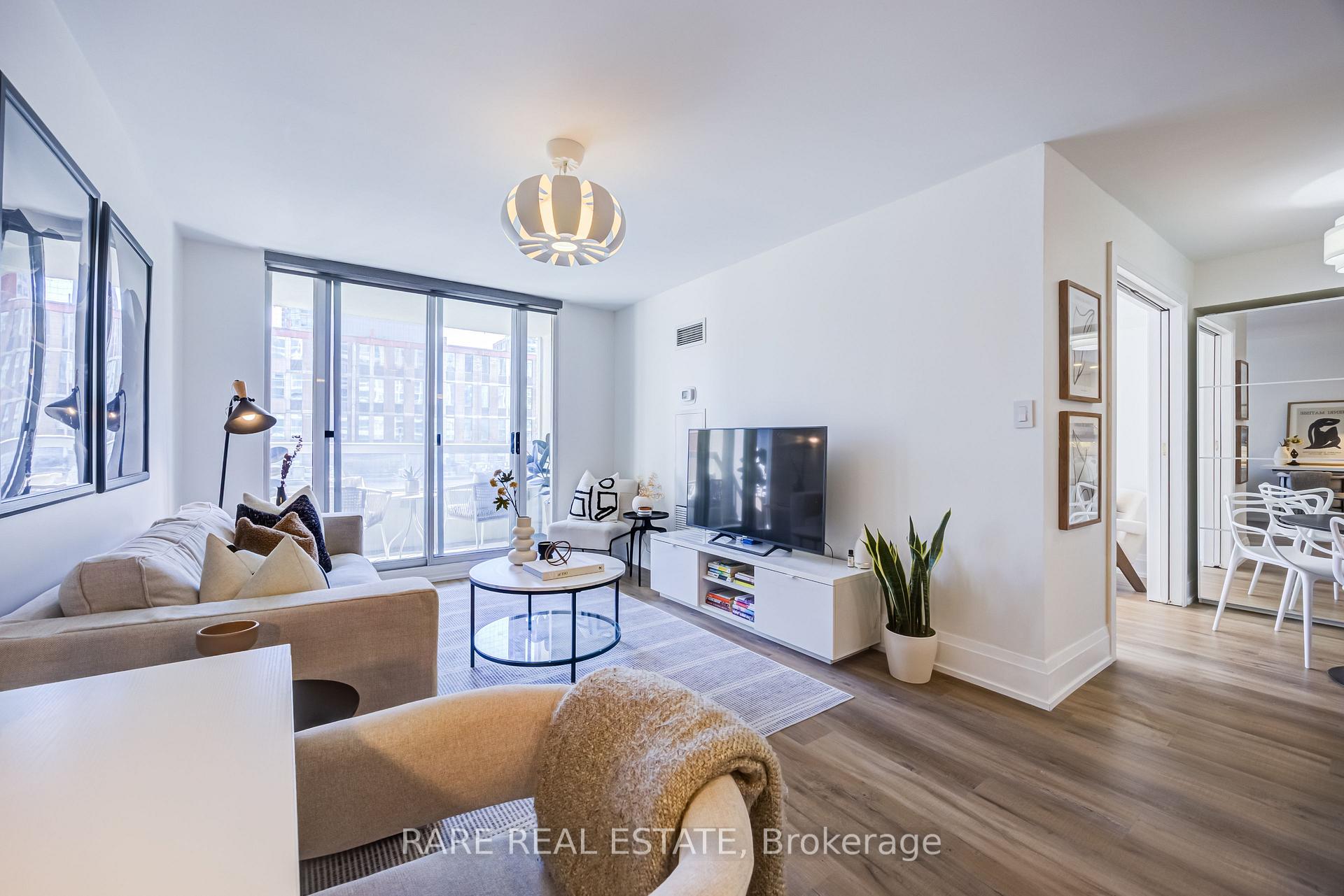 Front of Unit 806, 43 Eglinton Avenue