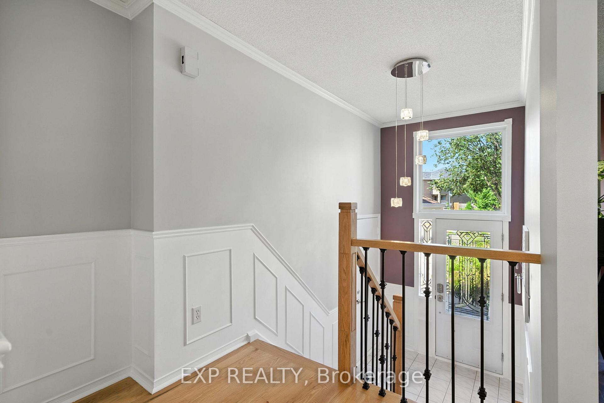Photo 6 of 17 Farncomb Crescent, Clarington, Bowmanville — HOMEH