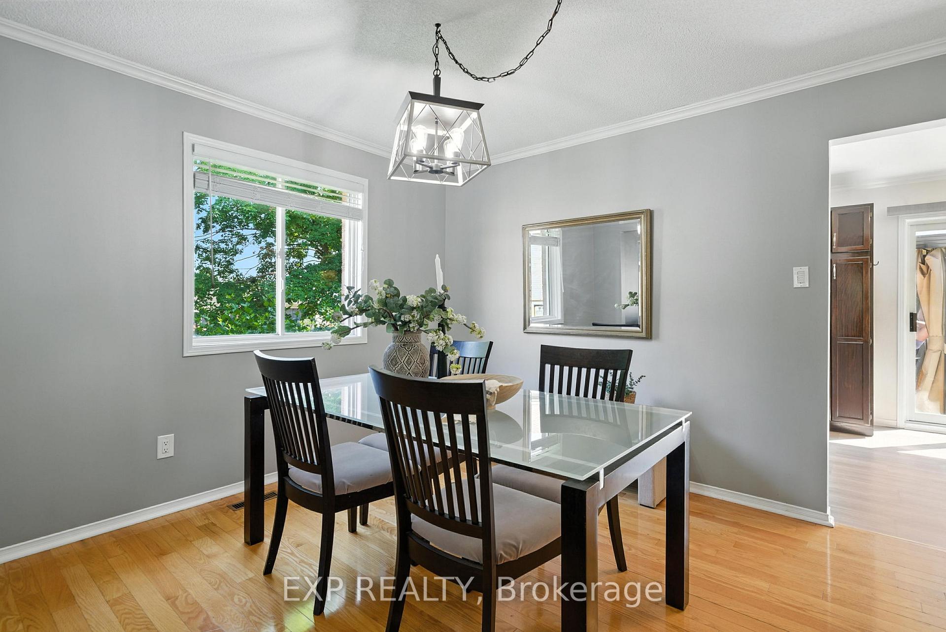 Photo 9 of 17 Farncomb Crescent, Clarington, Bowmanville — HOMEH