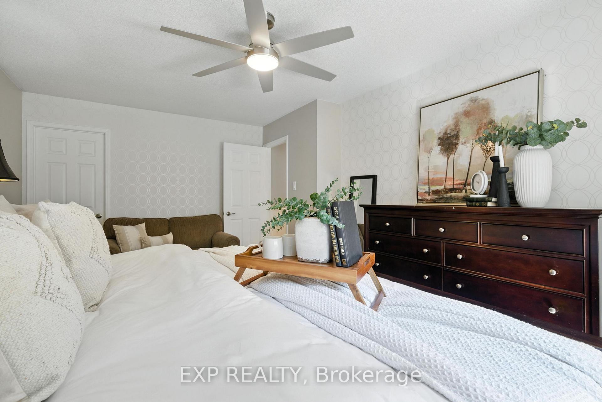 Photo 15 of 17 Farncomb Crescent, Clarington, Bowmanville — HOMEH