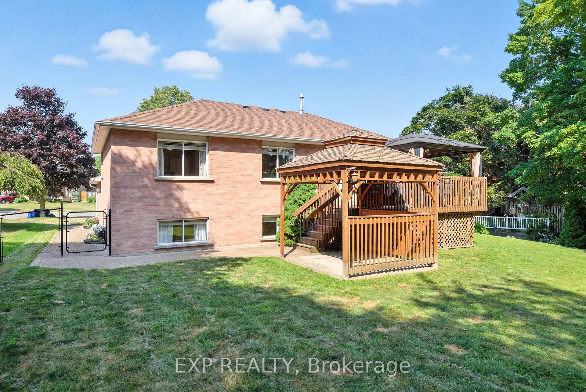 Photo 28 of 17 Farncomb Crescent, Clarington, Bowmanville — HOMEH