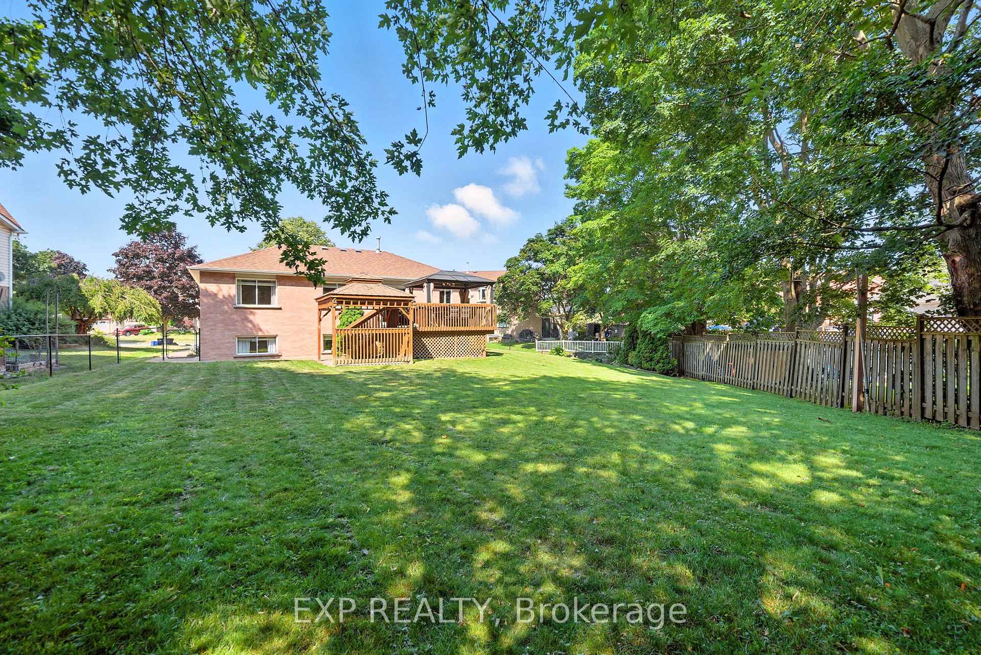 Photo 29 of 17 Farncomb Crescent, Clarington, Bowmanville — HOMEH