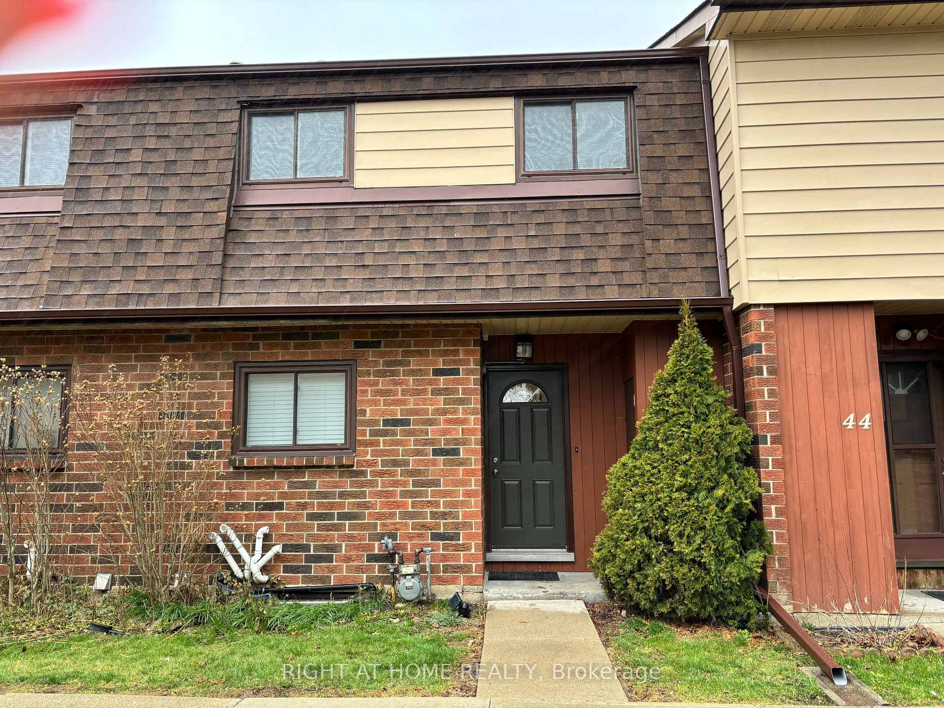 Photo 1 of Unit 45, 25 Garrow Drive, Hamilton, Gilkson — HOMEH