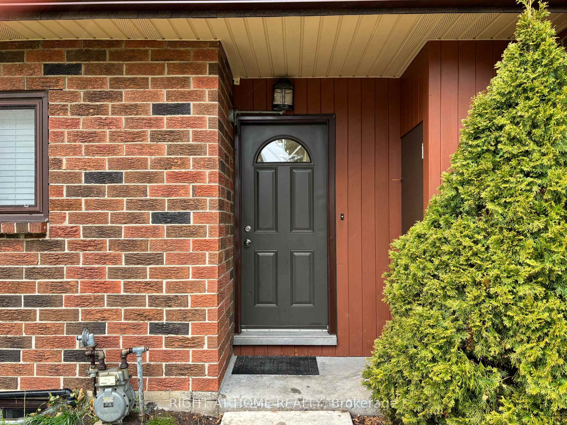Photo 2 of Unit 45, 25 Garrow Drive, Hamilton, Gilkson — HOMEH