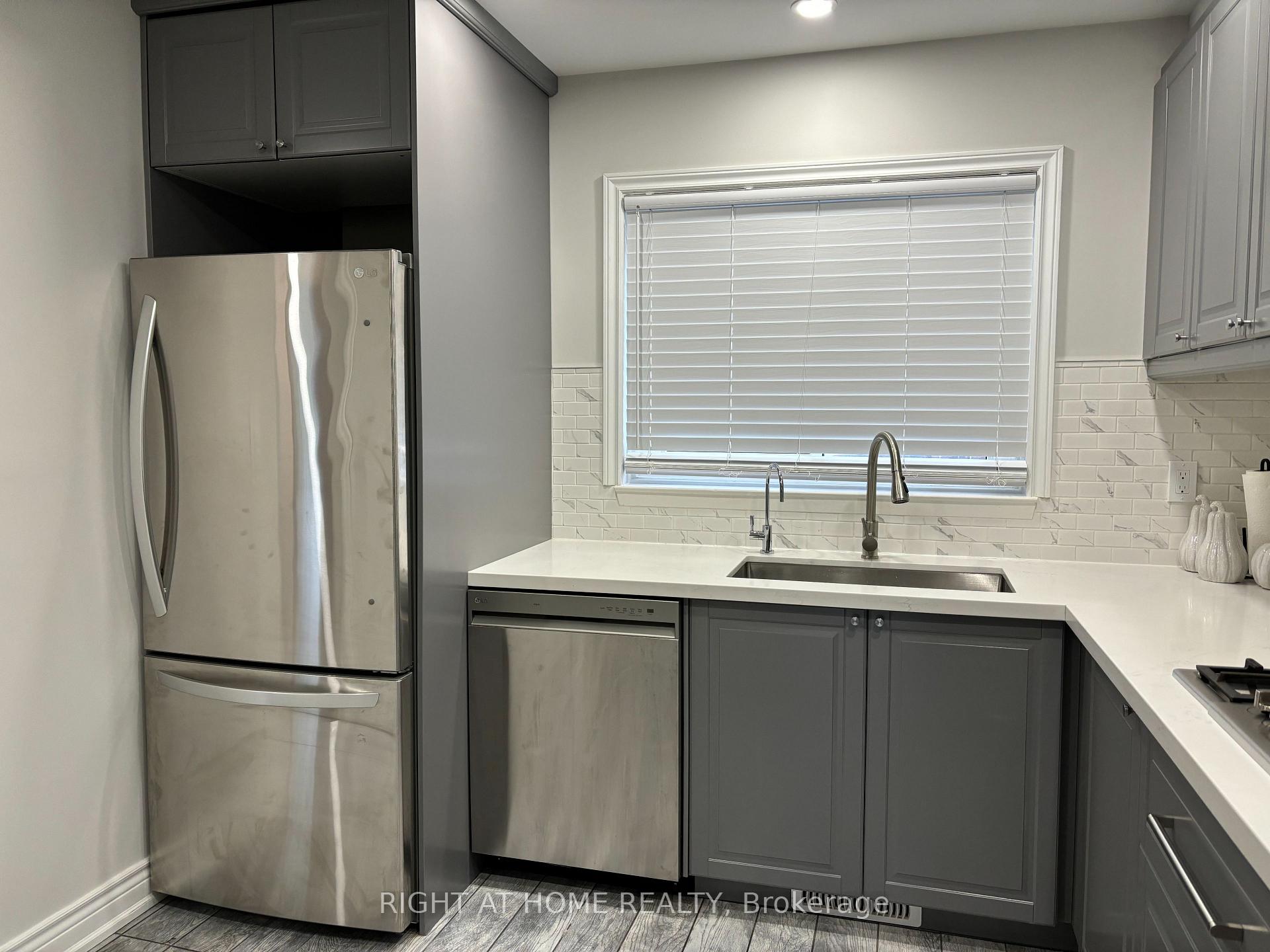 Photo 5 of Unit 45, 25 Garrow Drive, Hamilton, Gilkson — HOMEH