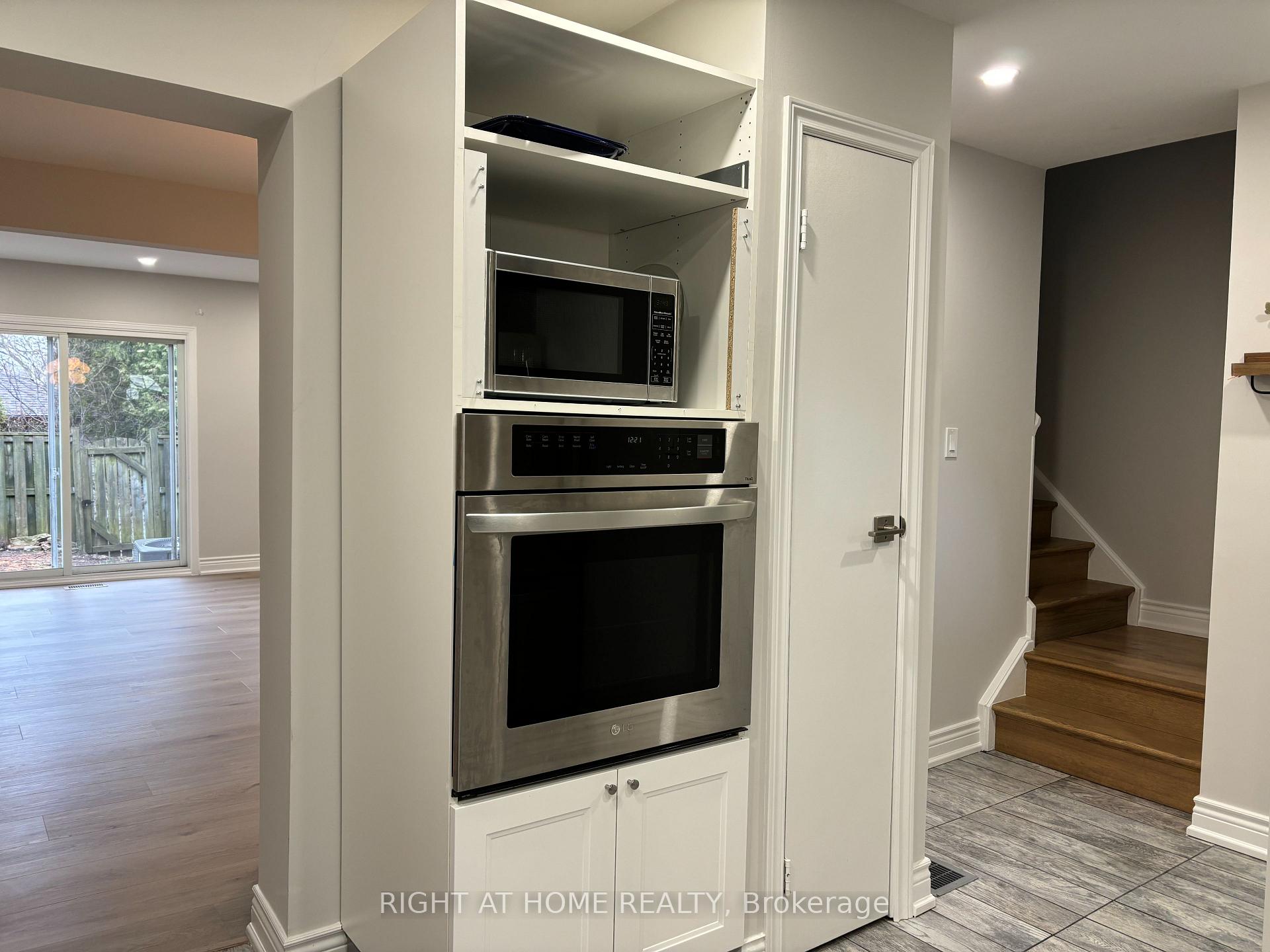 Photo 7 of Unit 45, 25 Garrow Drive, Hamilton, Gilkson — HOMEH