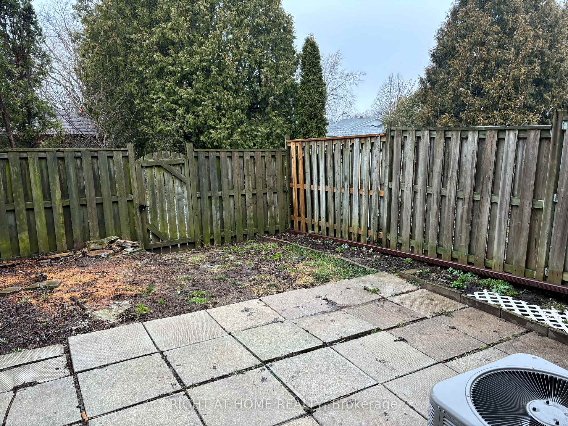 Photo 16 of Unit 45, 25 Garrow Drive, Hamilton, Gilkson — HOMEH