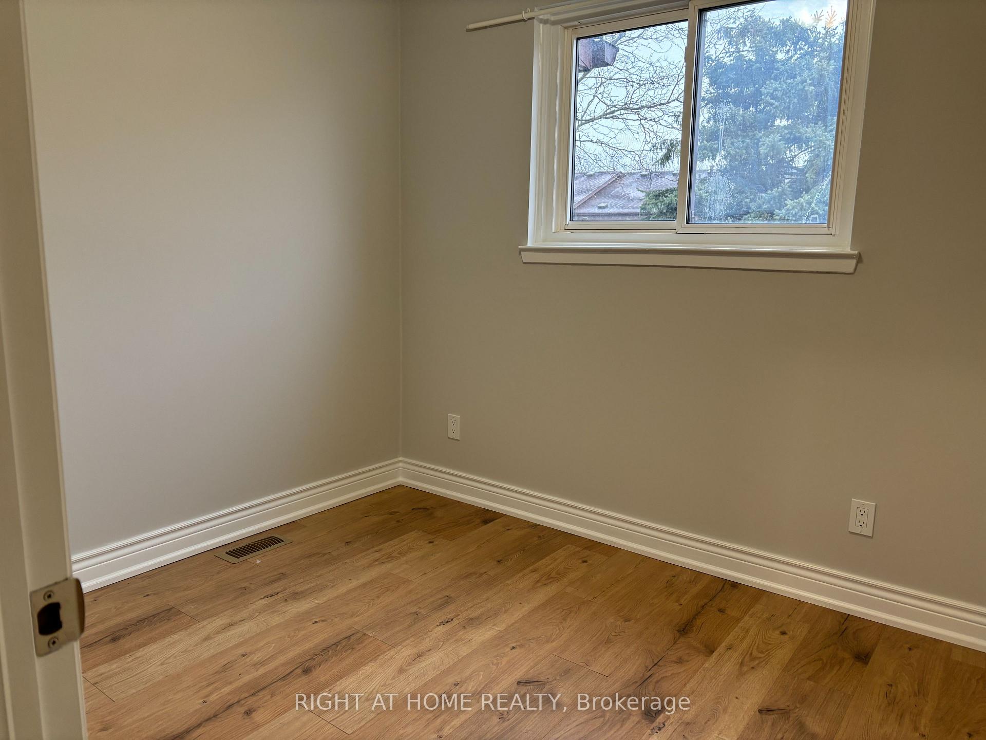 Photo 23 of Unit 45, 25 Garrow Drive, Hamilton, Gilkson — HOMEH