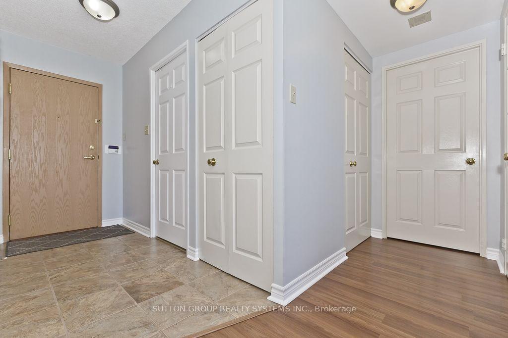 Photo 4 of Unit 1214, 55 Elm Drive, Mississauga, City Centre — HOMEH