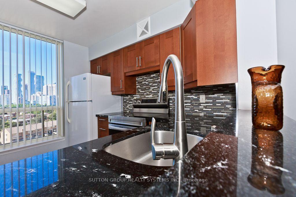 Photo 12 of Unit 1214, 55 Elm Drive, Mississauga, City Centre — HOMEH