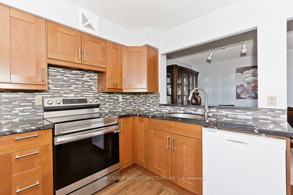 Photo 13 of Unit 1214, 55 Elm Drive, Mississauga, City Centre — HOMEH