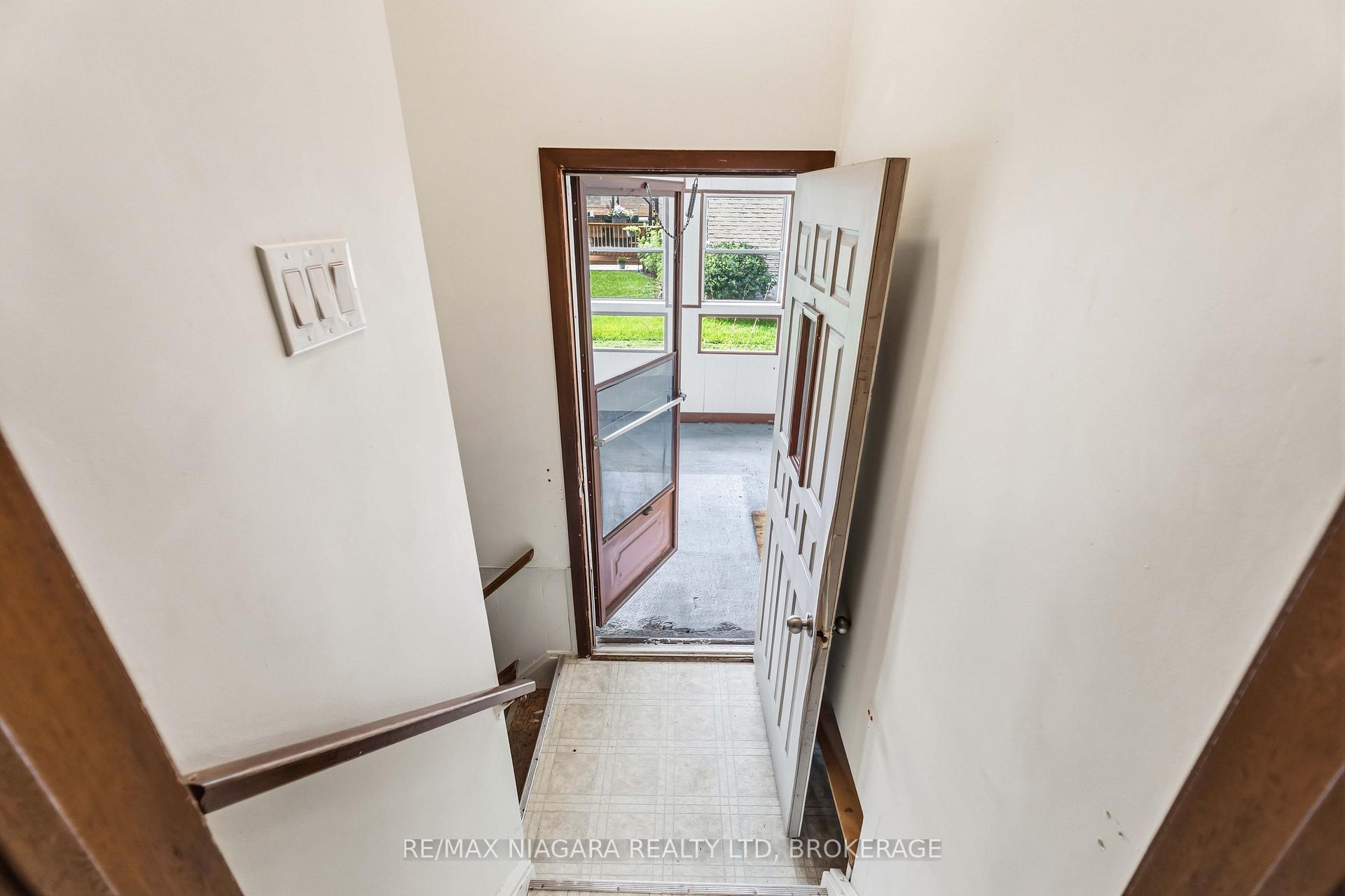 Photo 14 of 34 Royal Road, Port Colborne, Main Street — HOMEH