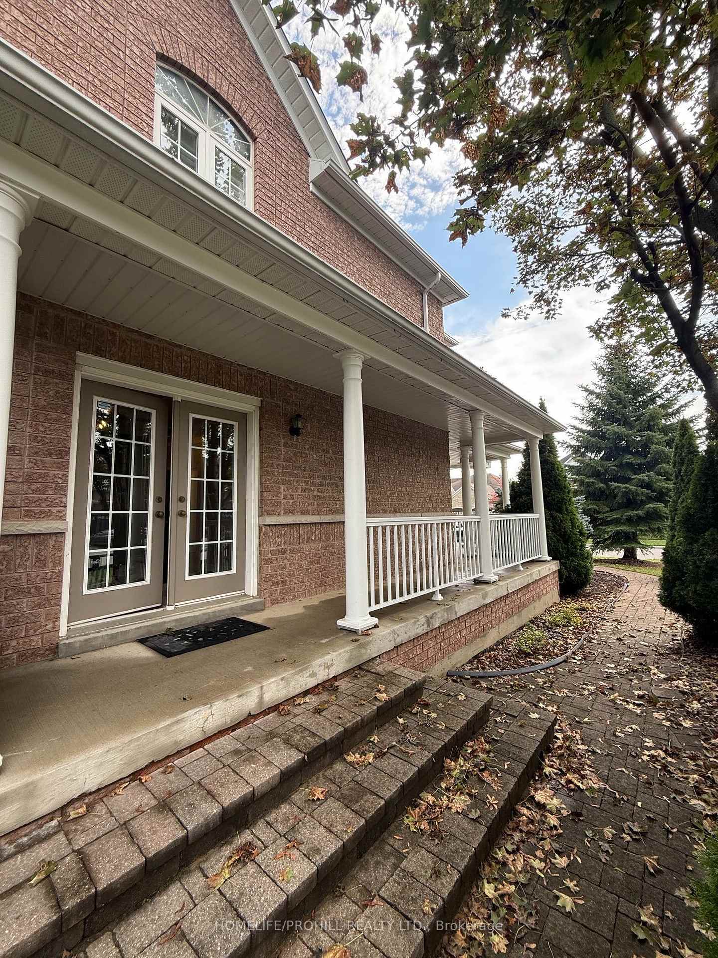 Photo 5 of 2 Hawstead Crescent, Whitby, Brooklin — HOMEH