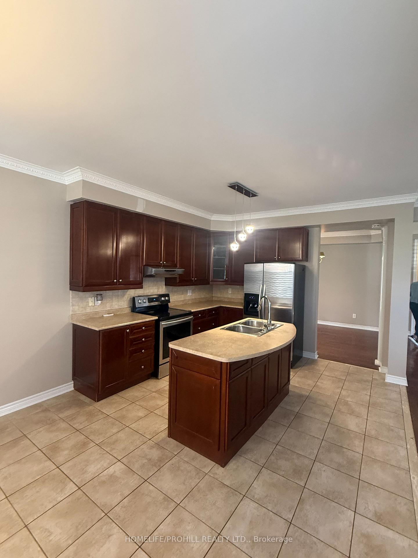 Photo 8 of 2 Hawstead Crescent, Whitby, Brooklin — HOMEH