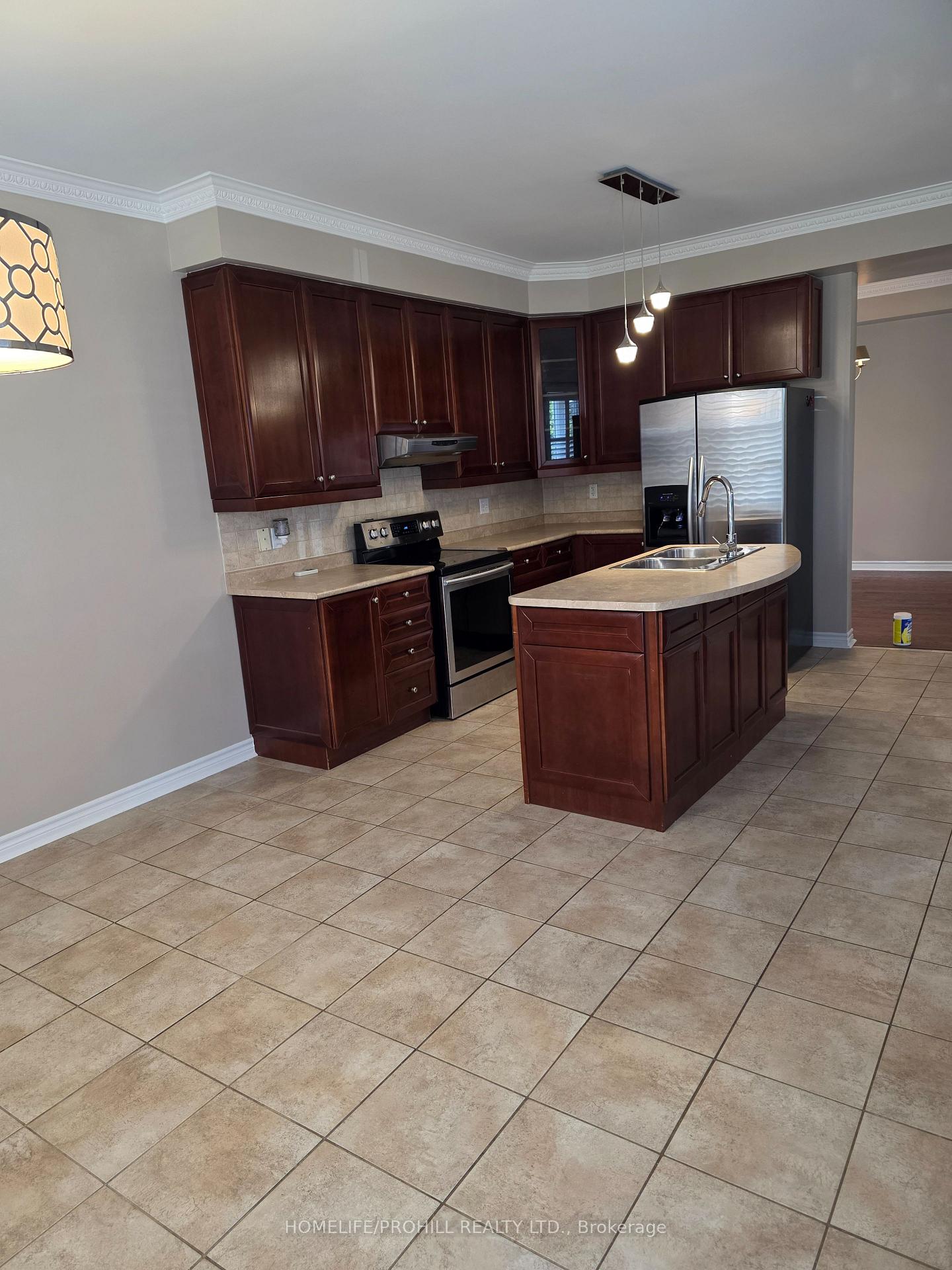 Photo 11 of 2 Hawstead Crescent, Whitby, Brooklin — HOMEH