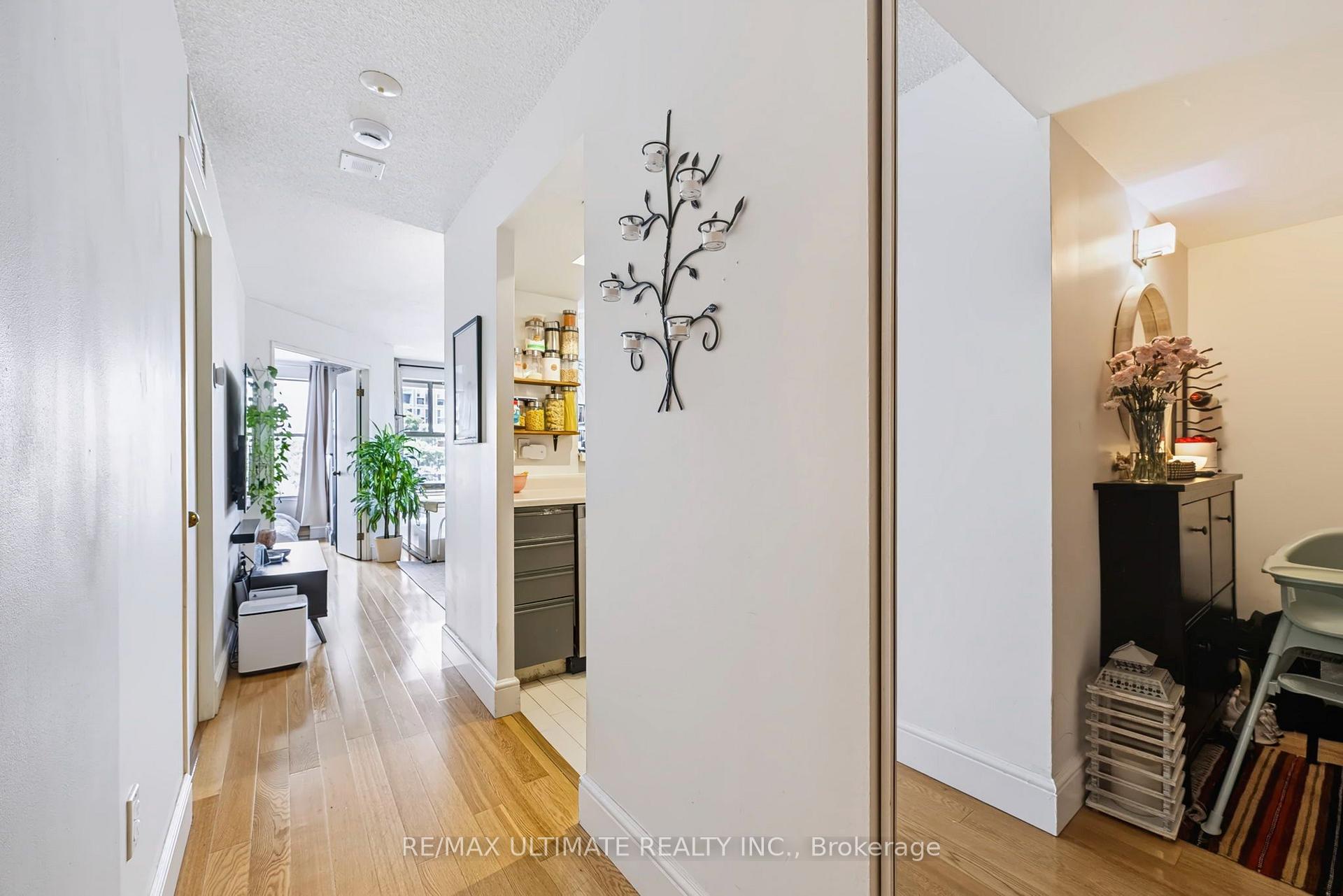 Photo 8 of Unit 513, 65 Scadding Avenue, Toronto, Waterfront Communities — HOMEH