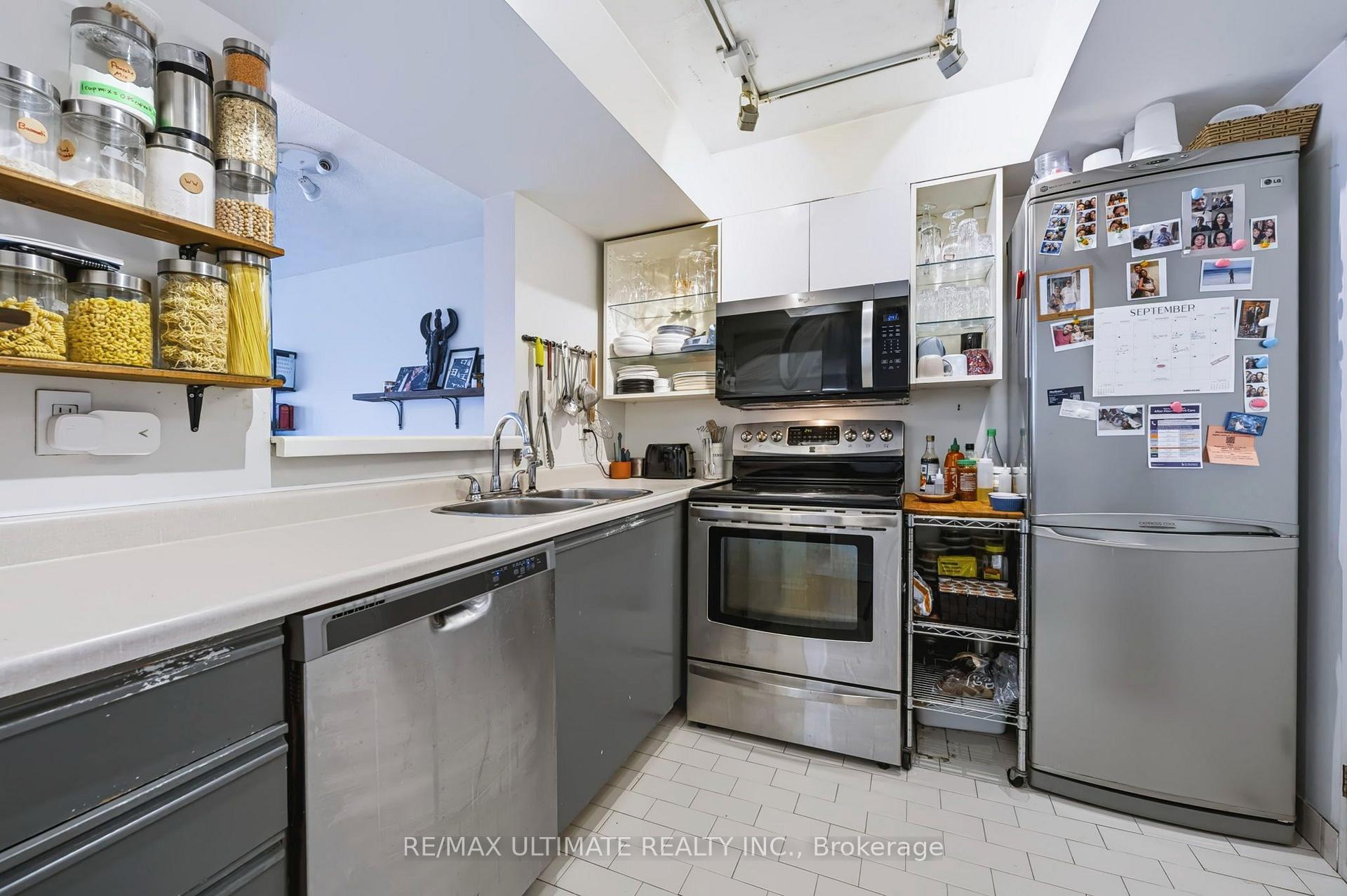 Photo 9 of Unit 513, 65 Scadding Avenue, Toronto, Waterfront Communities — HOMEH