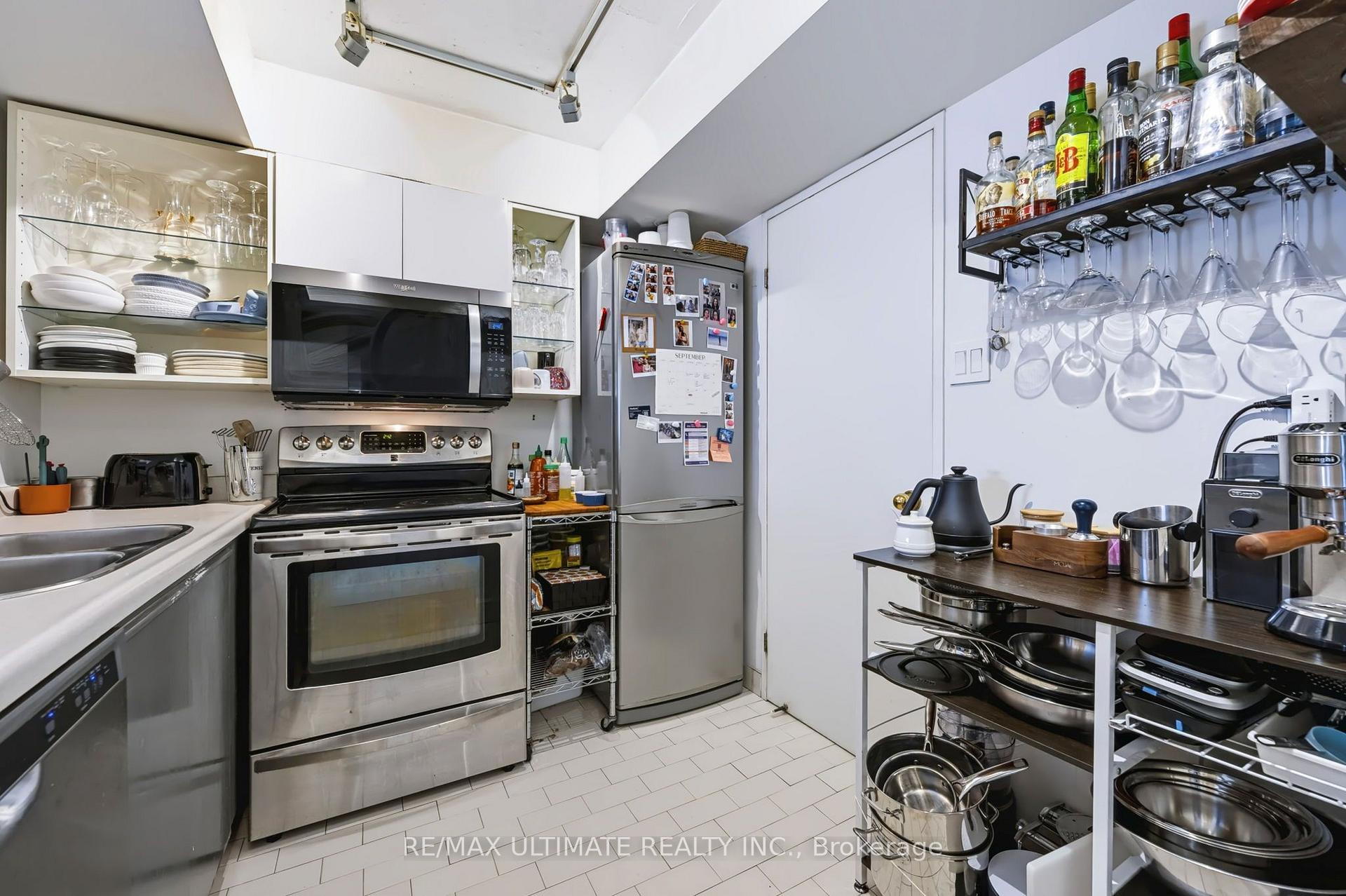Photo 10 of Unit 513, 65 Scadding Avenue, Toronto, Waterfront Communities — HOMEH