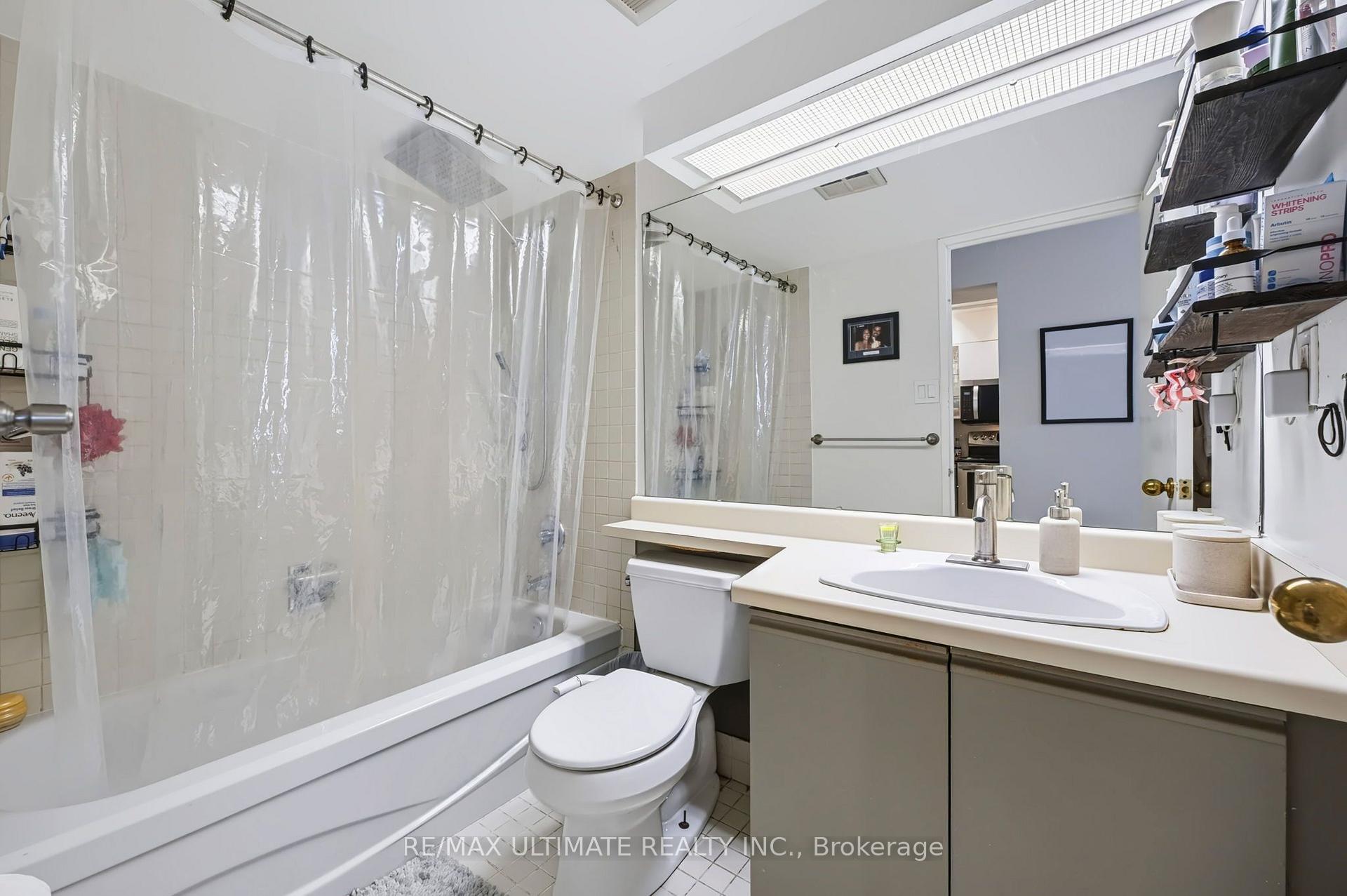 Photo 12 of Unit 513, 65 Scadding Avenue, Toronto, Waterfront Communities — HOMEH