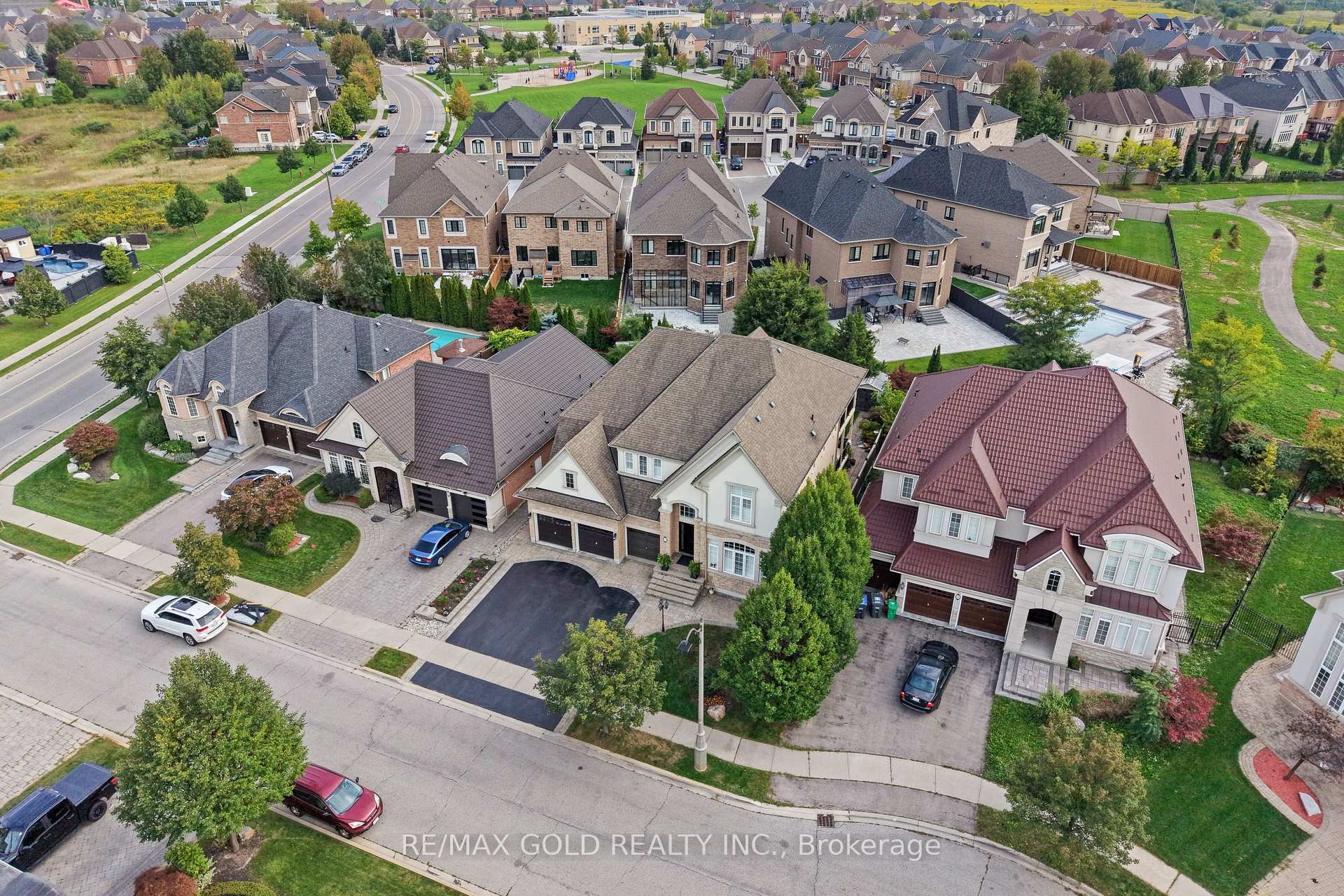 Photo 5 of 6 Pasadena Avenue, Brampton, Bram East — HOMEH
