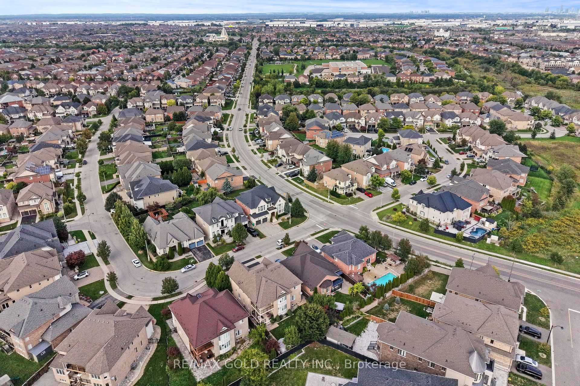 Photo 18 of 6 Pasadena Avenue, Brampton, Bram East — HOMEH